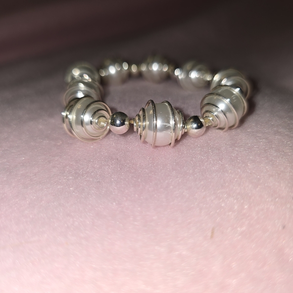 Elegant Silver And White Beaded Bracelet - Picture 3 of 3